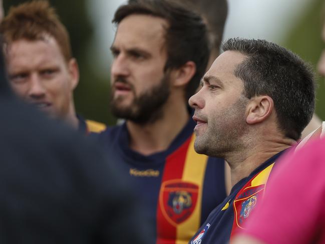 Caulfield Bears coach Chris O’Keefe works the huddle. Picture: Valeriu Campan