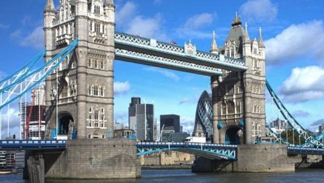 Photo of London Bridge from travel website Suitcase Stories.