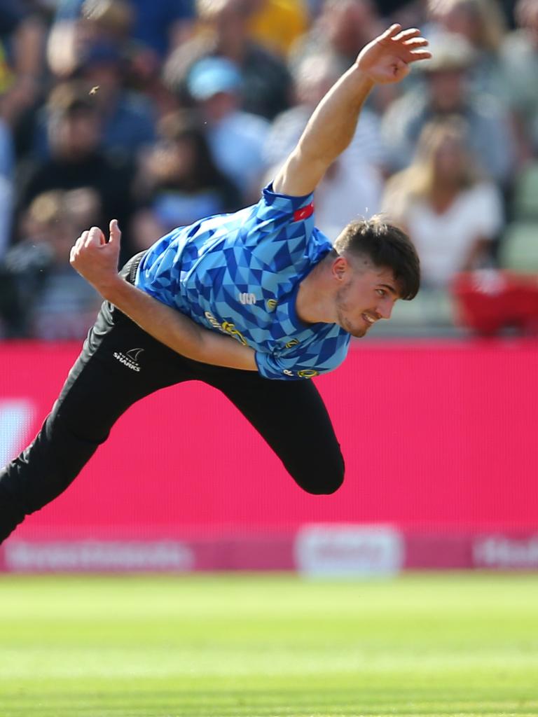 Englishman George Garton has joined Adelaide Strikers.