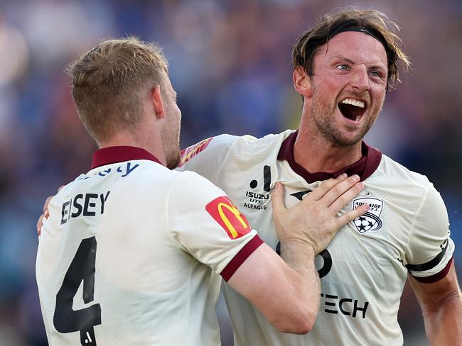 Adelaide United secured a stunning 4-all draw. Photo: Fiona Goodall/Getty Images.