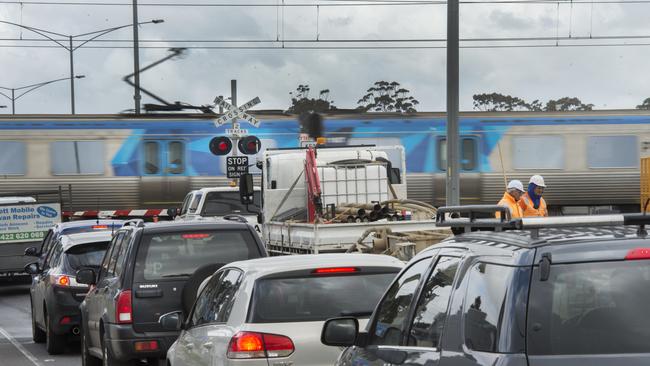 Level Crossing Removals along the Sunbury trainline is estimated to be complete by 2025. ​