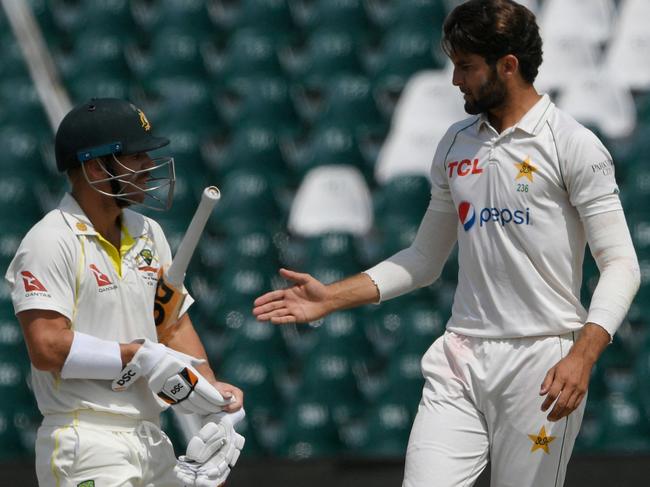 The spirit was good in this exchange between David Warner and Shaheen Shah Afridi. Picture: AFP