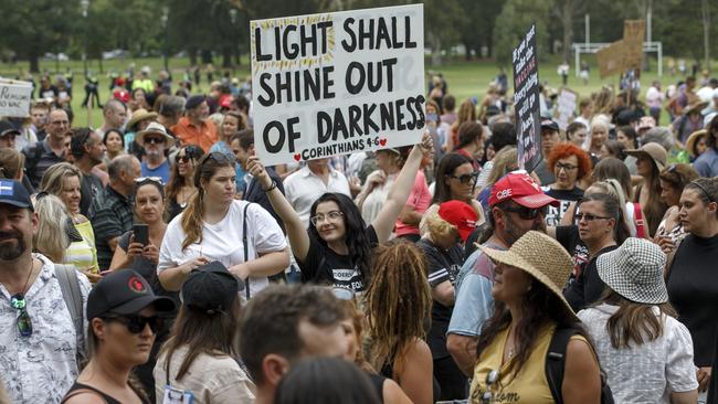 Anti-vaccination protesters gather in Fawkner Park. Picture: David Geraghty