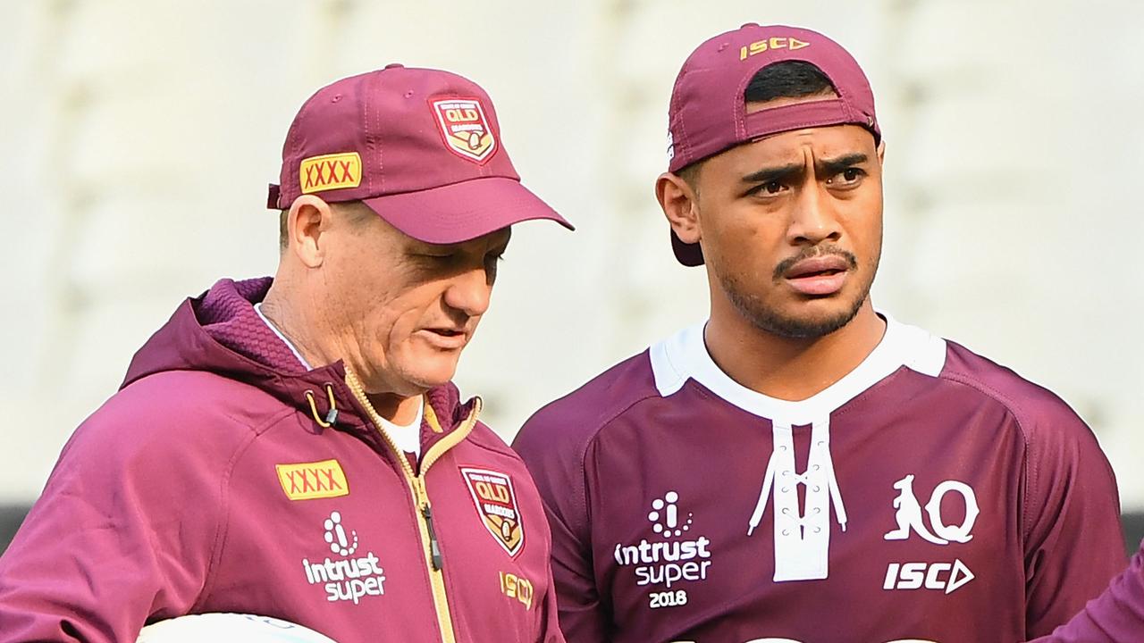 Kevin Walters and Anthony Milford chat during a Queensland Maroons Captain's Run in 2018. Photo: Quinn Rooney/Getty Images