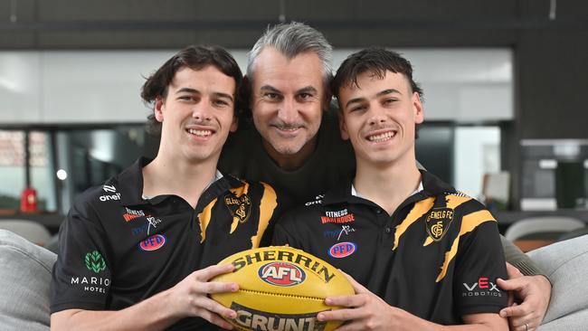 21/8/24. Former Carlton AFL footballer Scott Camporeale with his twin boys and rising footy stars, Glenelg's Ben and Lucas. Ben, Scott and LucasPicture: Keryn Stevens