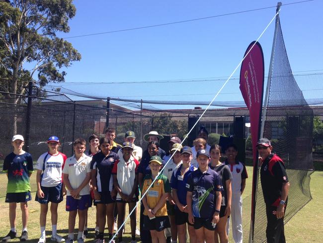 The inaugural Bendigo Bank-Australian Cricket Society Scholarship squad.