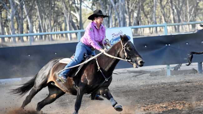 FORM: Jane Lee, organiser of the Eumamurrin Campdraft, takes a run on Coniseur in the open final. Picture: Jorja McDonnell