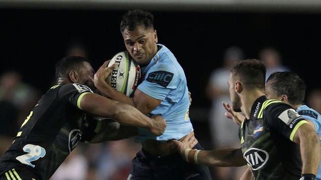 Karmichael Hunt in action for the Waratahs on Saturday. Picture: Brook Mitchell/Getty Images