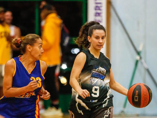 Sarah Carbone will return for Lightning in the 2020 Darwin Basketball Women’s Grand Final on December 5. Lightning will face the winner of the Jets v Ansett preliminary final, which is this Friday night. Picture: Glenn Campbell