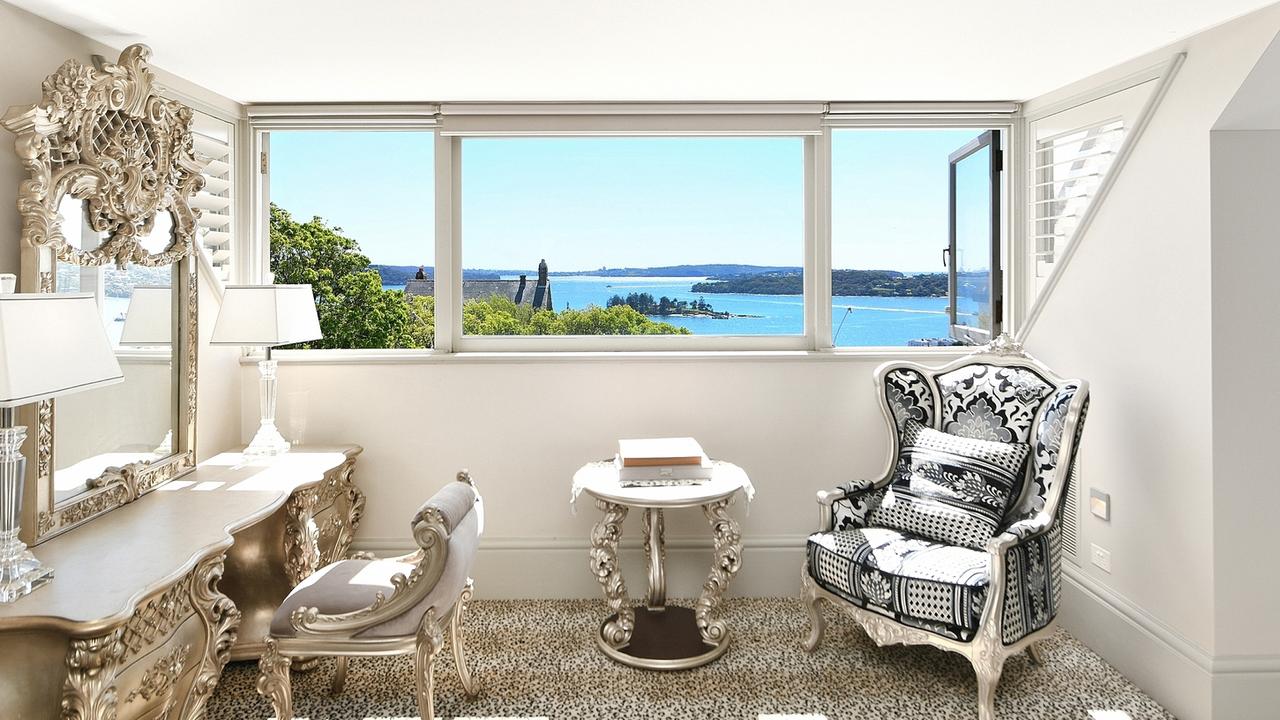 This also offers breathtaking harbour views.