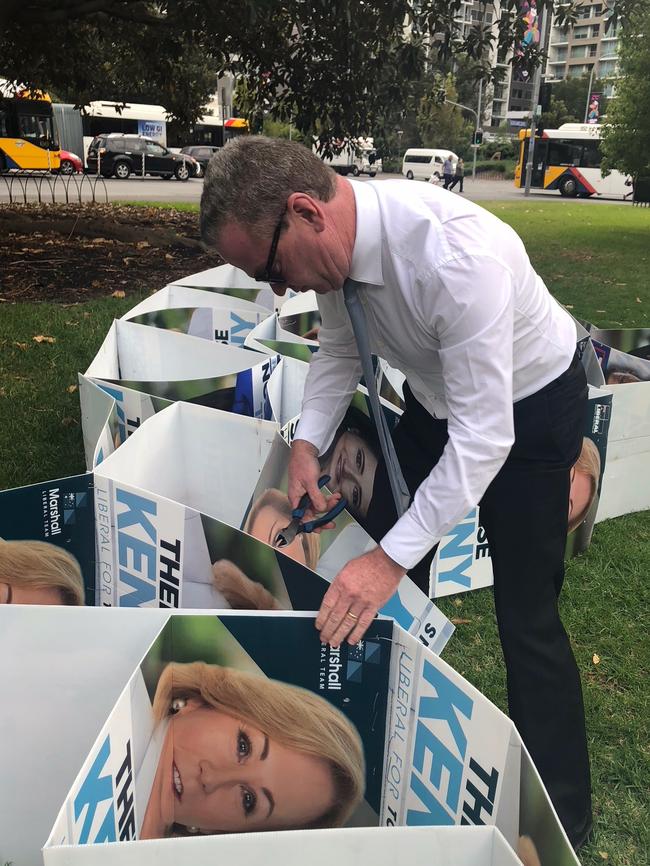 Christopher Pyne dismantles the pyramid.