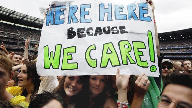 Melbourne music fans at the MCG’s Sound Relief in 2009. Pic: Tim Carrafa