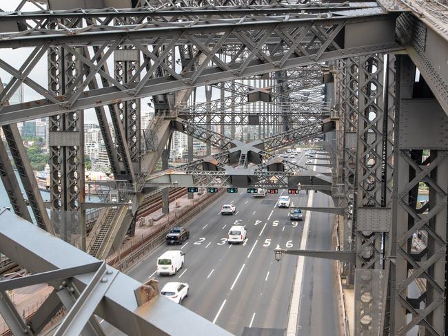 The toll review recommends a northbound toll on the Harbour Bridge.