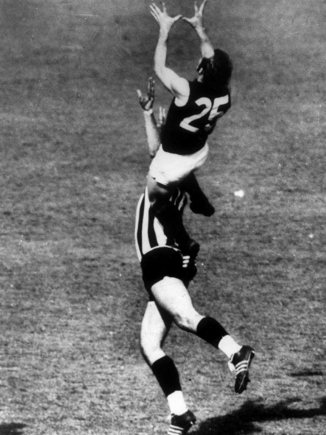 Alex Jesaulenko’s famous mark over Graham Jenkin in the 1970 Grand Final is one of the football’s most iconic moments.