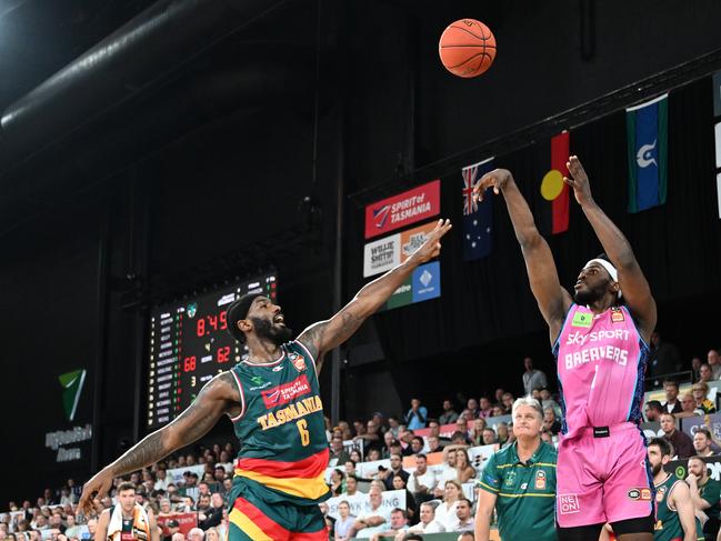 Jamaal Brantley of the Breakers shoots during game two of the NBL Semi Final series between Tasmania Jackjumpers and New Zealand Breakers at MyState Bank Arena, on February 16, 2023, in Hobart, Australia. (Photo by Steve Bell/Getty Images)