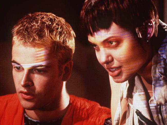 film scene 'hackers' with actor johnny lee miller and actress angelina jolie movies 1996 computers