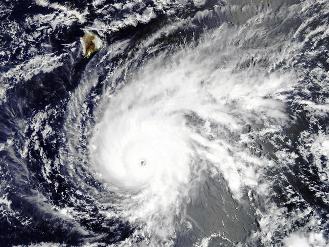 Hurricane Lane: Hawaii braces for potential flooding and landslides ...