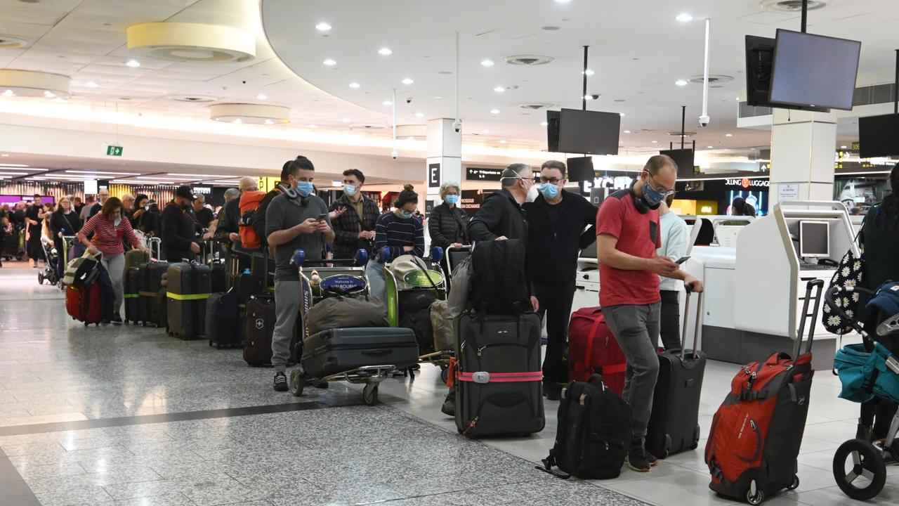 Melbourne airport hit with power outage, thousands with out power ...