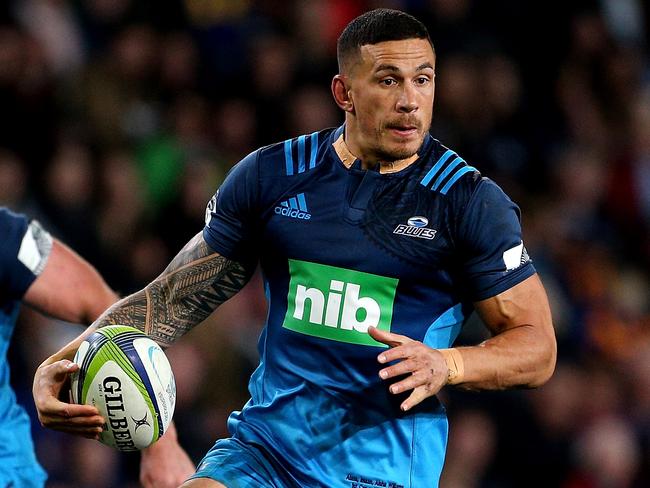 Sonny Bill Williams in action for the Blues against the Highlanders.