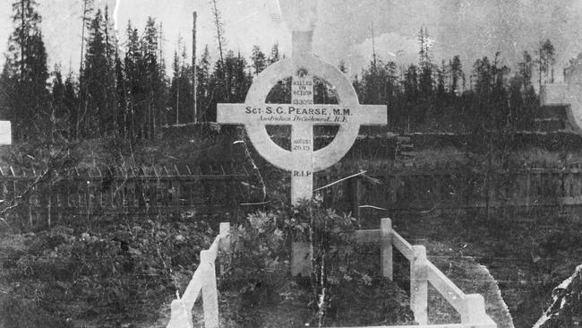 His former grave at Obozersky in Russia circa 1919. Picture: Australian War Memorial