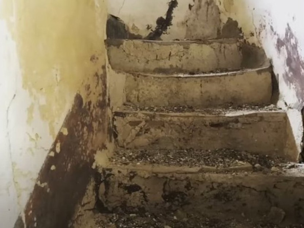 The staircase was untenable. Picture: CNBC Make It/YouTube