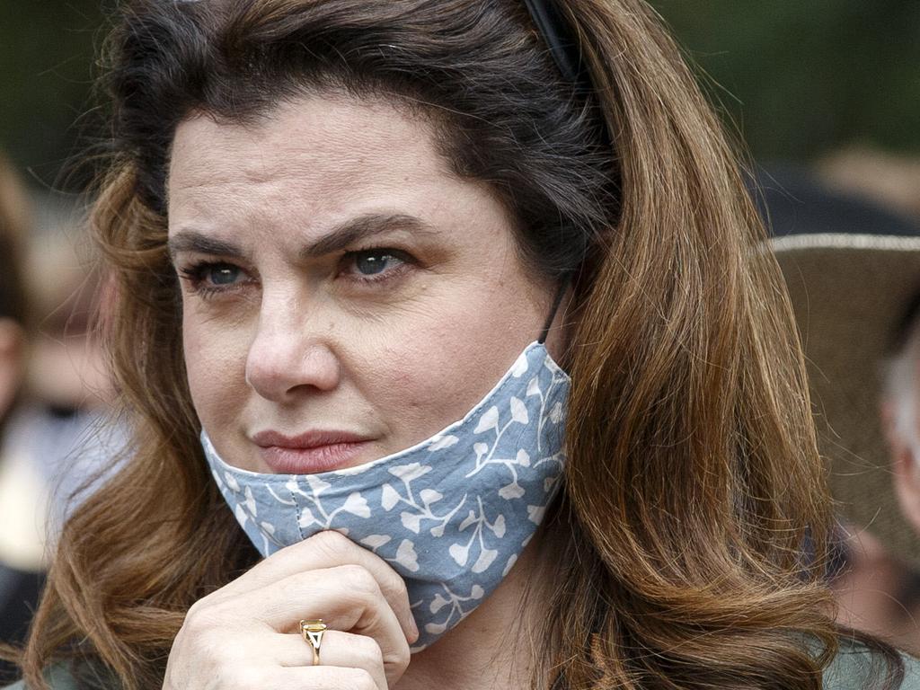 Deleted texts revealed in Porter, ABC case