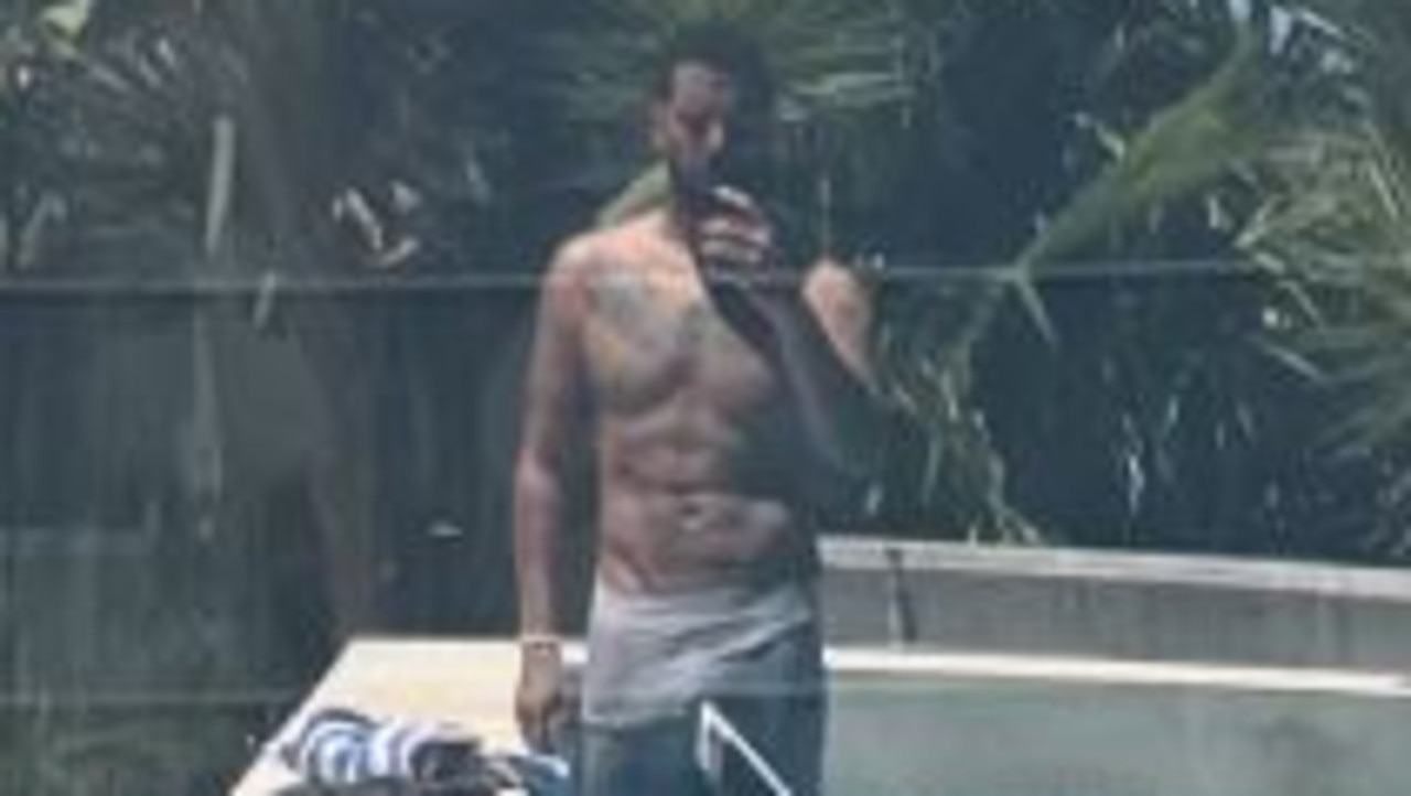 Star posts steamy snap from Aussie pool