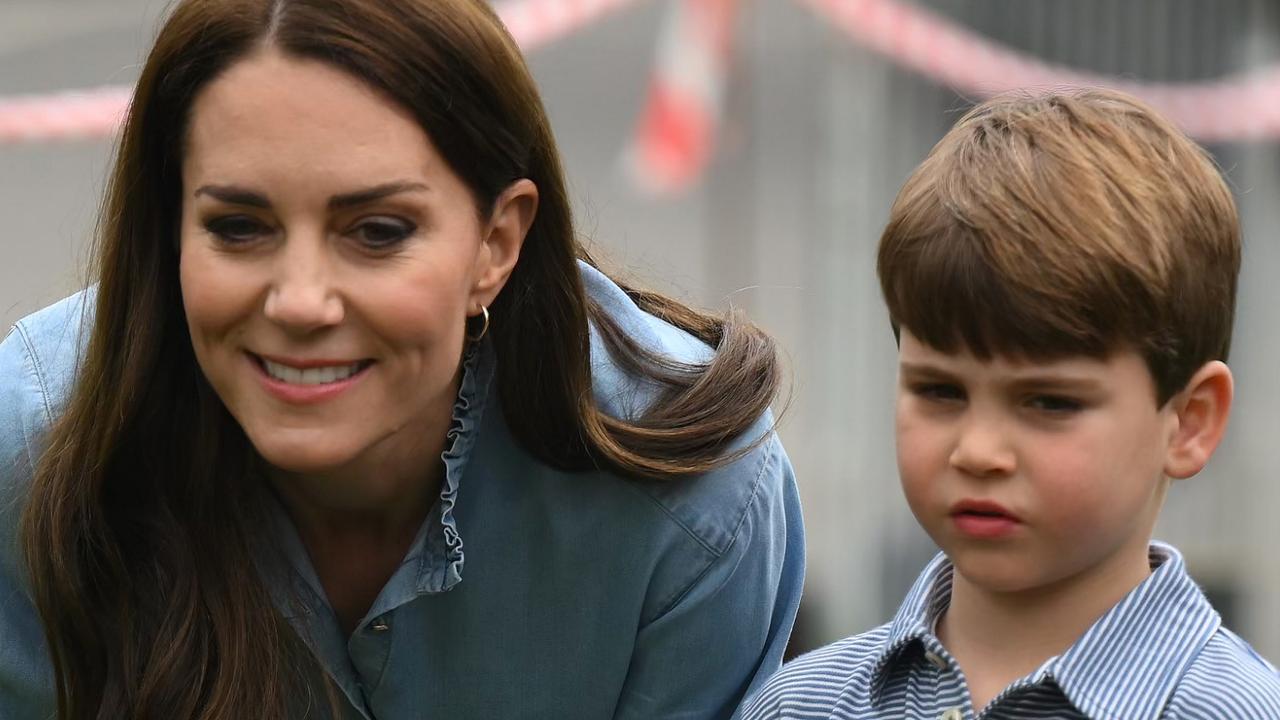 Louis makes surprise debut to honour Kate