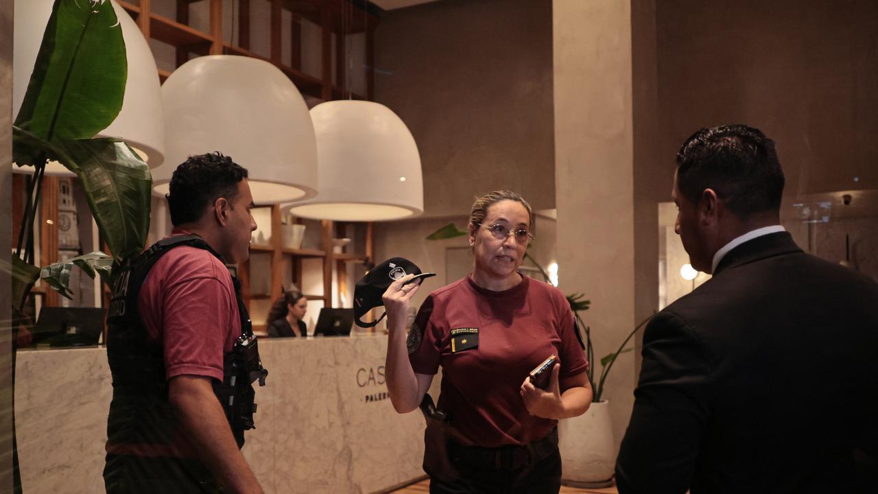 Police were seens speaking with hotel staff. Picture: Luciano Gonzalez/Anadolu via Getty Images