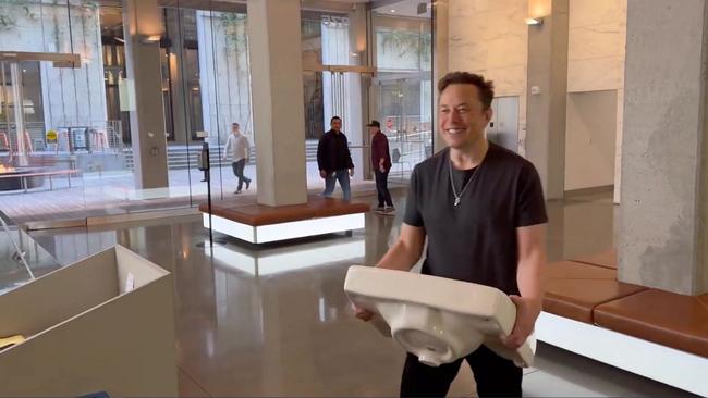 Elon Musk shared a video of his entrance on his Twitter account. Picture: Twitter / @elonmusk