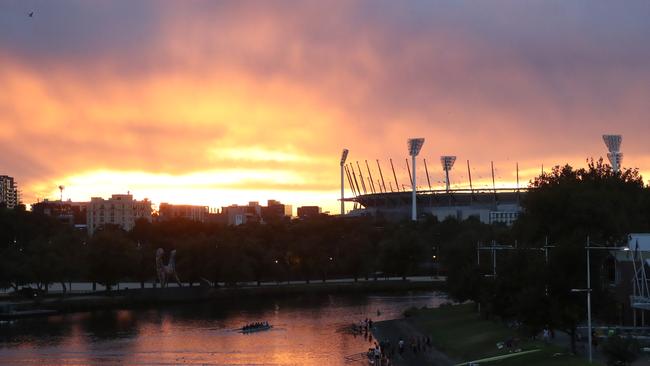 It was the warmest September night in Melbourne since 2001. Picture: David Crosling