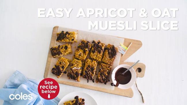 Easy apricot & oat muesli slice