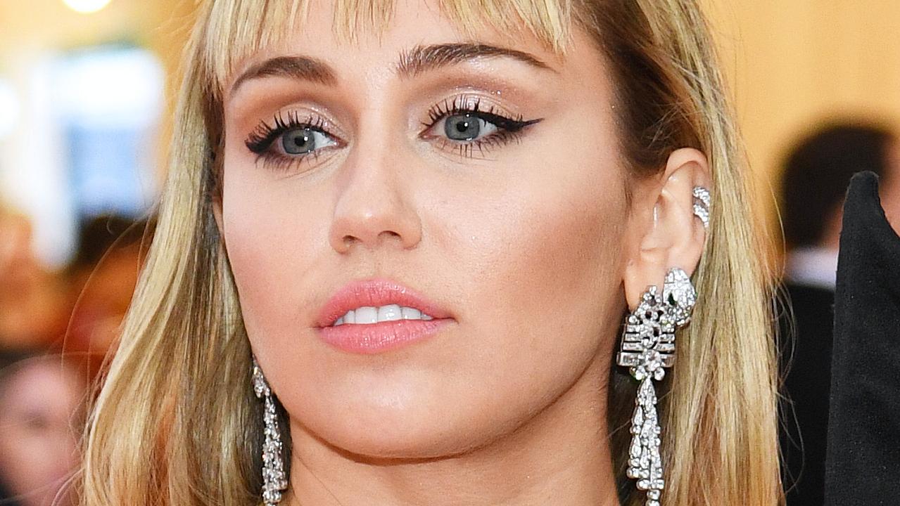 Miley Cyrus Speaks Out About Fan Who Grabbed And Tried To Kiss Her ...