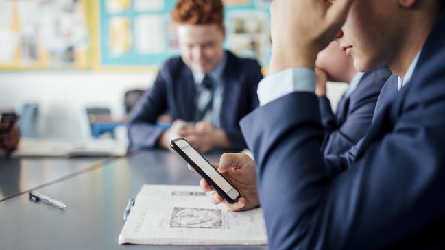 Independent schools are keeping a ‘tighter rein’ on smartphone use to protect students from potential dangers.