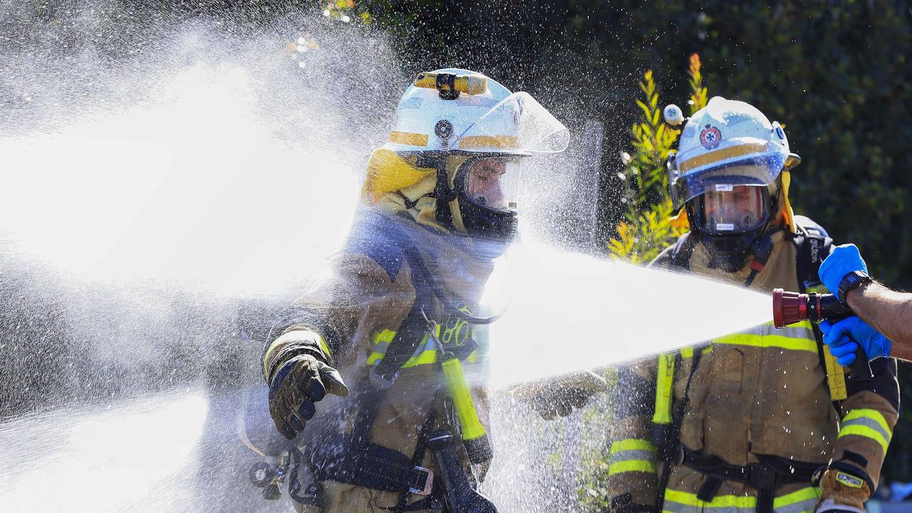 Pinkenba fire: Smoke seen above Brisbane as two trucks ablaze | The ...