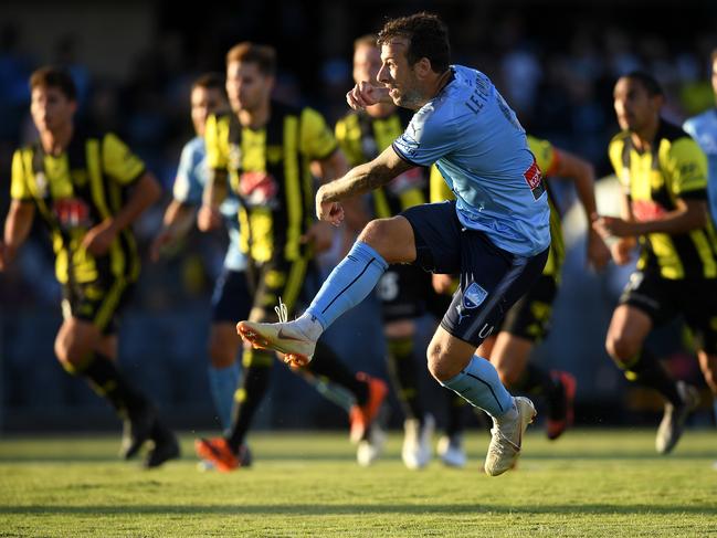 Adam Le Fondre of Sydney scores a goal from a penalty kick during the Round 20 A-League match between Wellington Phoenix and Sydney FC at Campbelltown Sports Stadium in Campbelltown, Saturday, February 23, 2019. (AAP Image/Dan Himbrechts) NO ARCHIVING, EDITORIAL USE ONLY