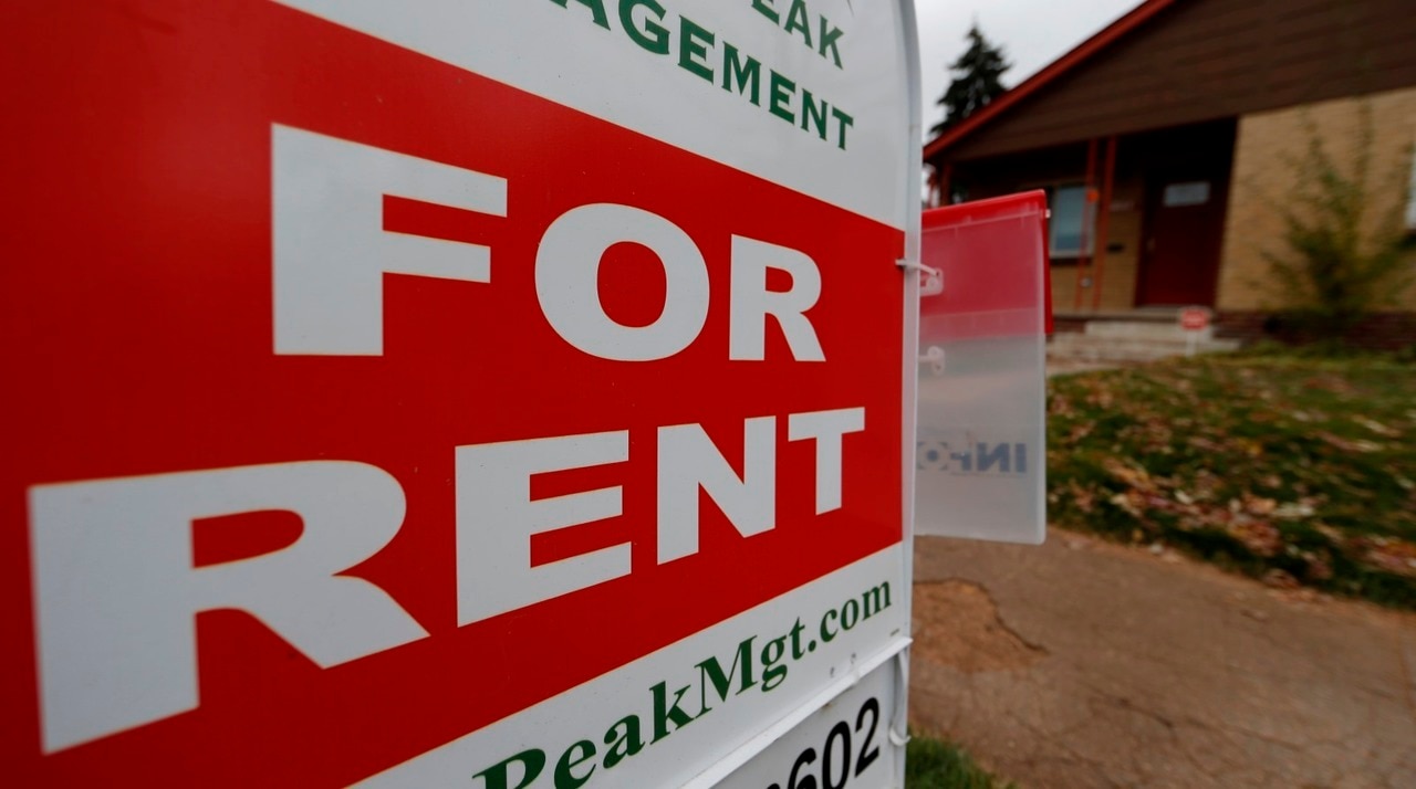 Australia's unit rental market suffers biggest price drop in 15 years