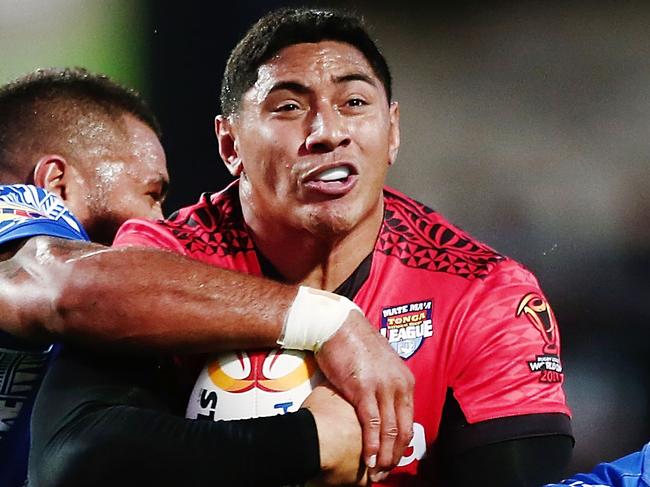 HAMILTON, NEW ZEALAND - NOVEMBER 04:  Jason Taumalolo of Tonga on the charge during the 2017 Rugby League World Cup match between Samoa and Tonga at Waikato Stadium on November 4, 2017 in Hamilton, New Zealand.  (Photo by Anthony Au-Yeung/Getty Images)