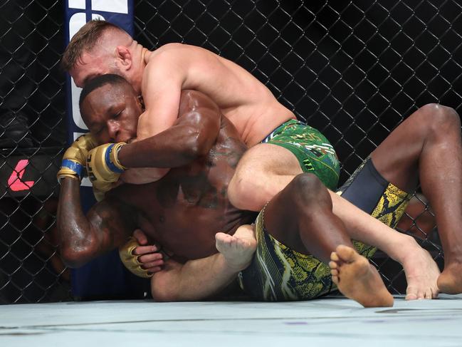 DDP submitted Adesanya in the fourth round. Picture: AFP