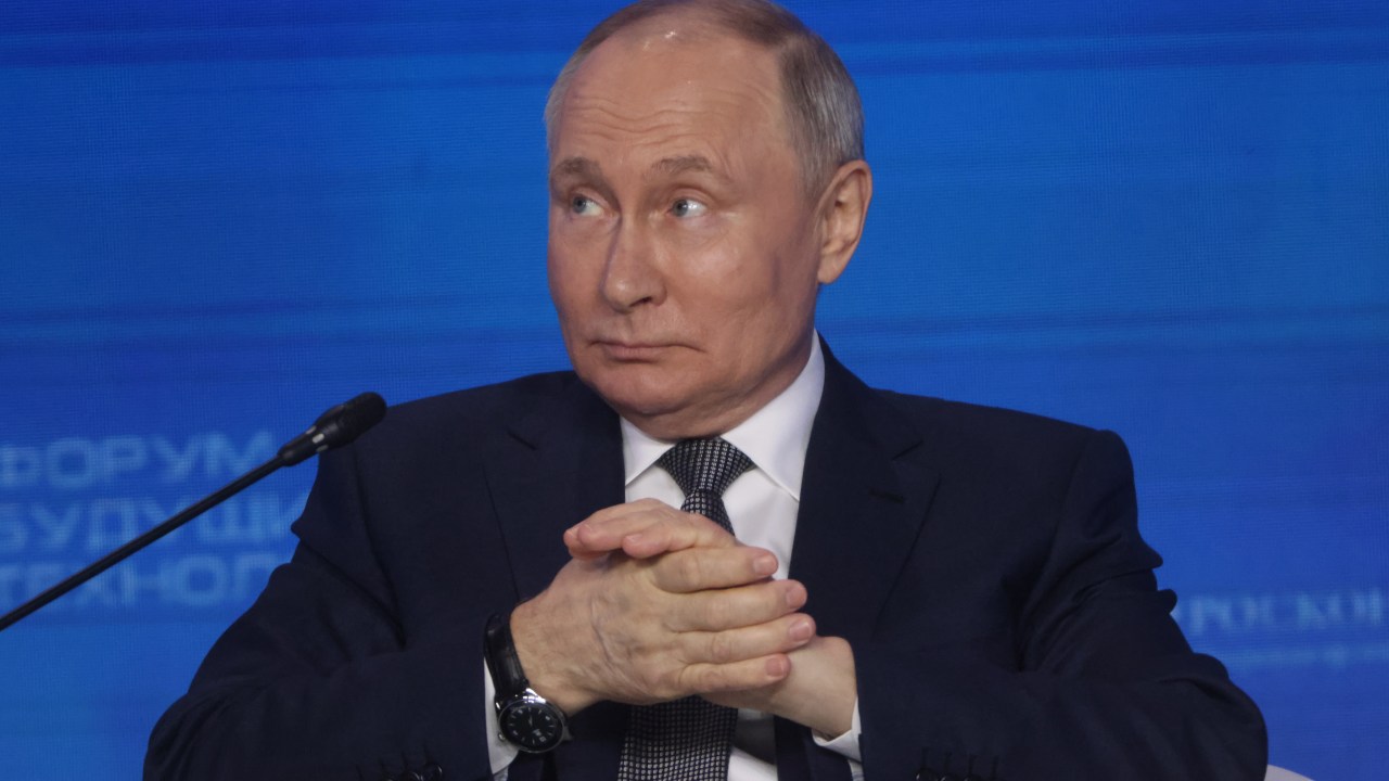Se înmulțesc speculații cu privire la răspunsul șocant al lui Putin în timpul interviului