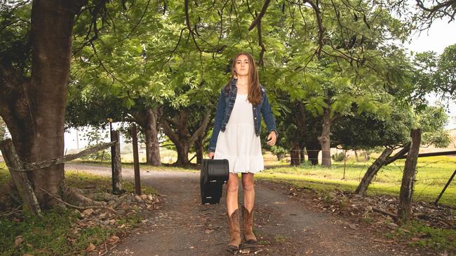 Singer-Songwriter Bella Mackenzie is a country musician at heart.