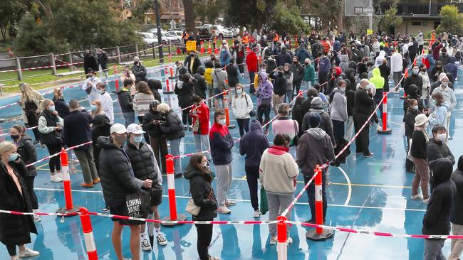 Crowds line up for a Covid vaccine in St Kilda. Picture: David Crosling