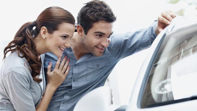 Car loan vs dealer finance. Picture: iStock