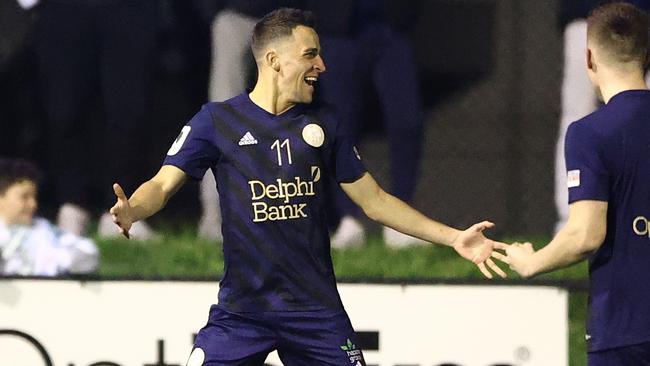 Striker Wade Dekker has swapped Oakleigh Cannons for Dandenong Thunder.