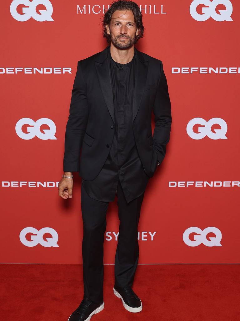 Aussie TV personality Tim Robards looked dapper in a black suit. Photo: Brendon Thorne/Getty Images.