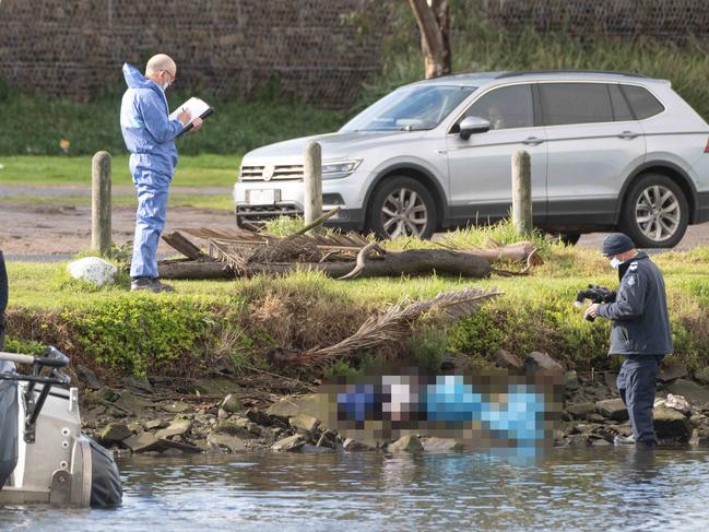 14/07/2024 Police at the scene where a womans body has been found in the Maribyrnong River at Flemington. Picture: Tony Gough ,