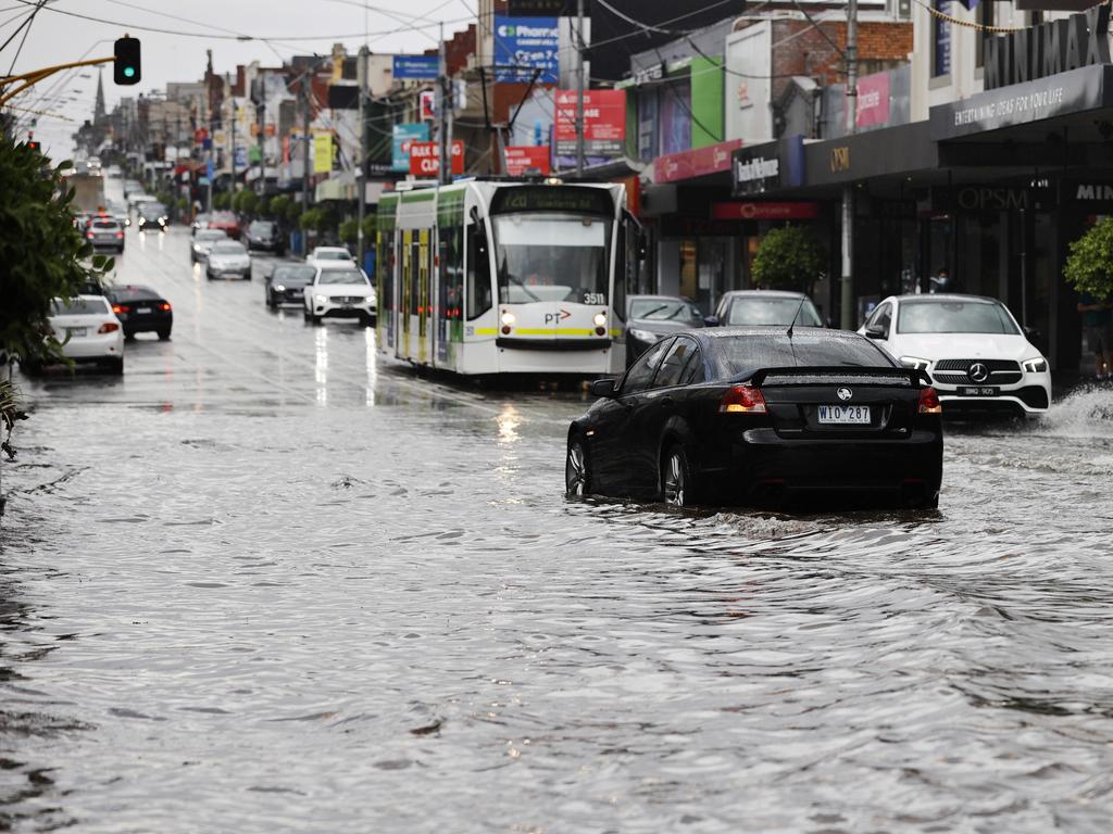 Severe thunderstorm across Melbourne and Victoria: Flooding, hail ...