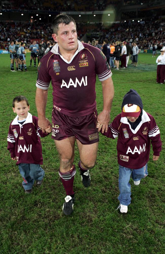 Maroons prop Danny Nutley with children Ronin and Regan (L-R) after State of Origin Game Three at Suncorp Stadium 06/07/05. Picture: David Kapernick.