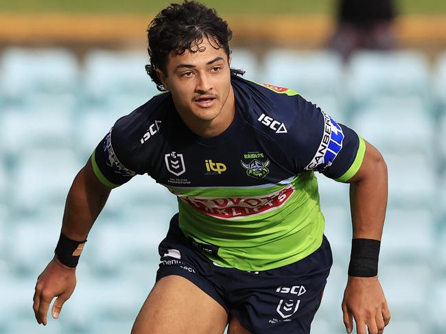 SYDNEY, AUSTRALIA - FEBRUARY 18: Xavier Savage of the Raiders scores a try during the NRL Trial match between the Sydney Roosters and the Canberra Raiders at Leichhardt Oval on February 18, 2022 in Sydney, Australia. (Photo by Mark Evans/Getty Images)