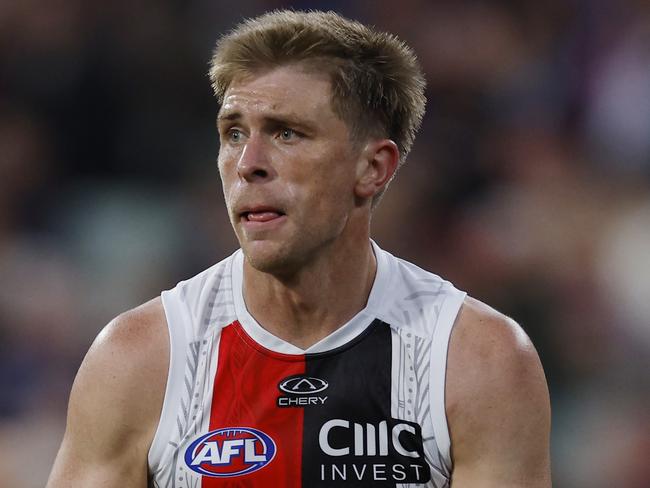 MELBOURNE , AUSTRALIA. May 26 , 2024.  Round 11. Melbourne vs St Kilda at the MCG.   Sebastian Ross of the Saints     . Pic: Michael Klein